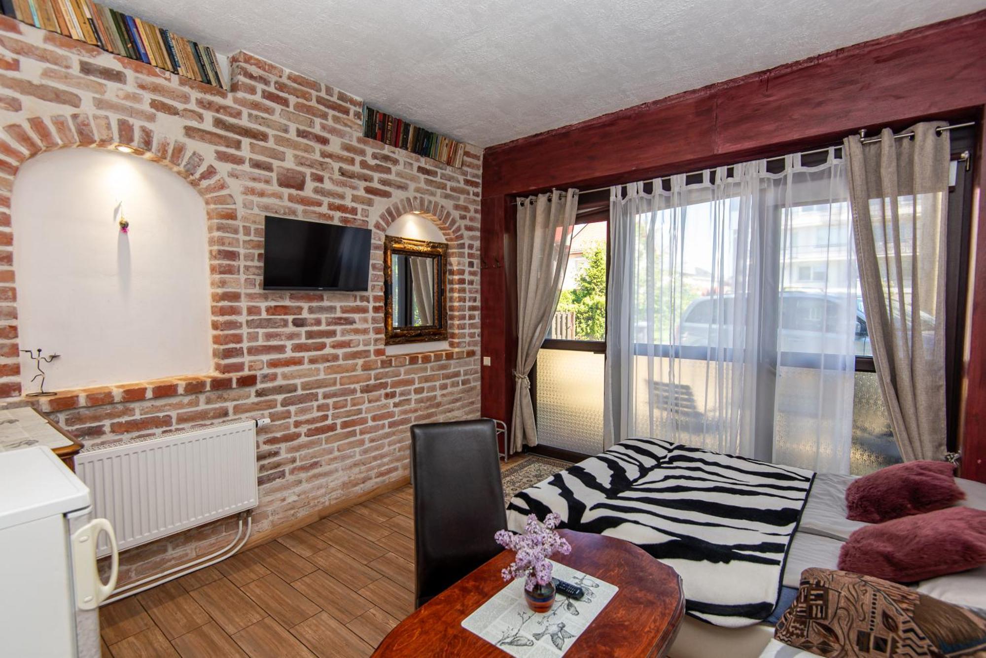Pas Jolanta Apartment พาลังกา ภายนอก รูปภาพ