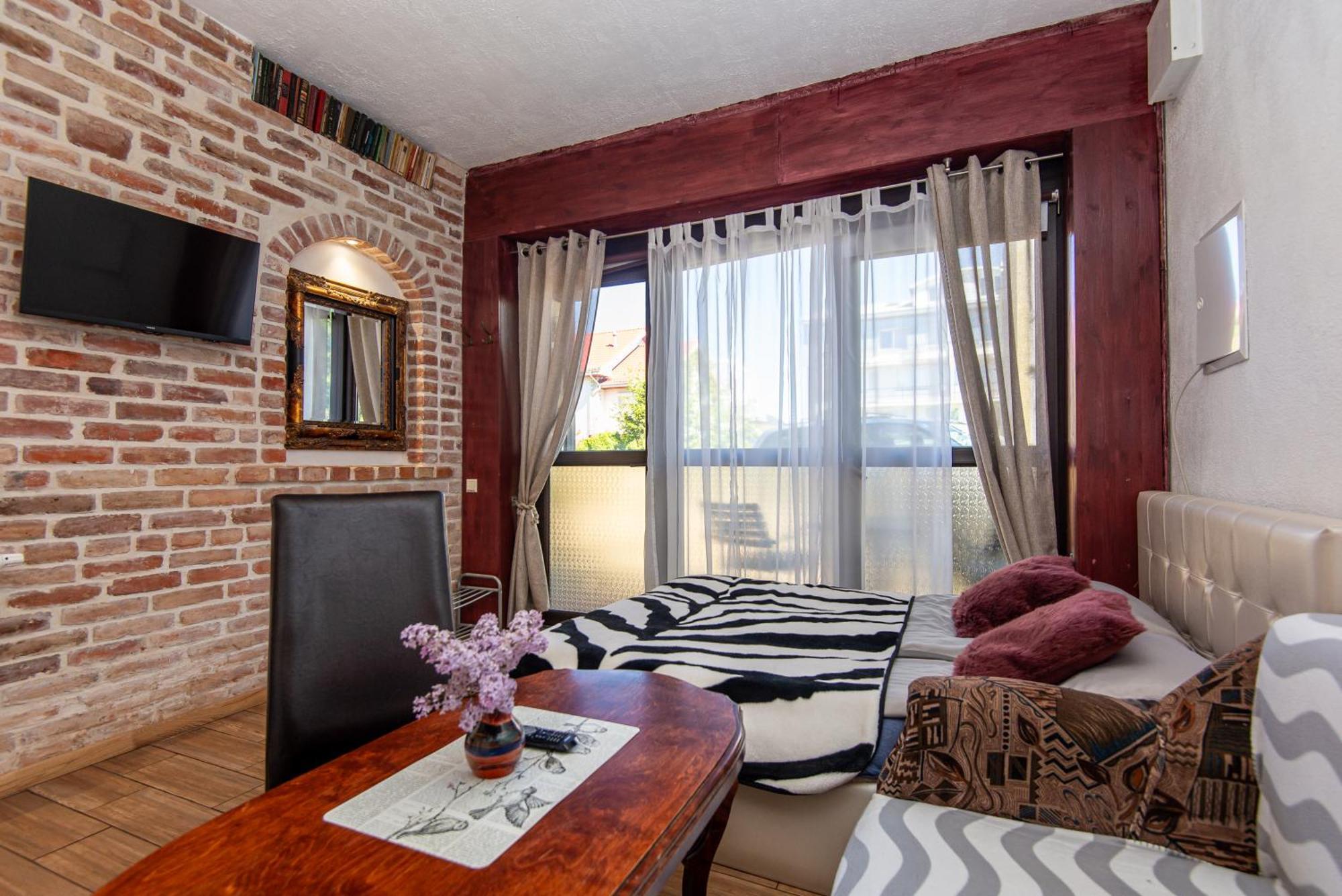 Pas Jolanta Apartment พาลังกา ภายนอก รูปภาพ